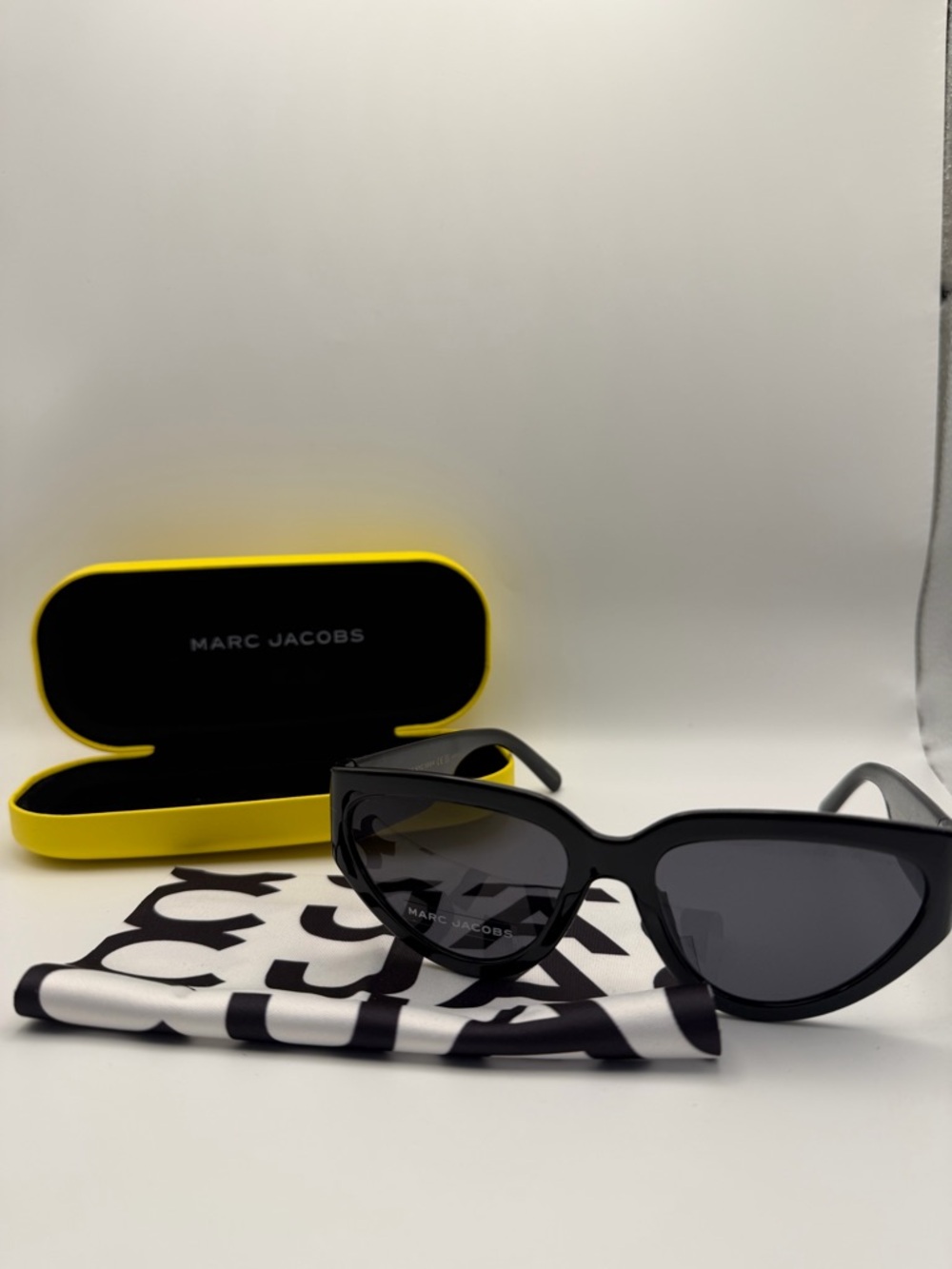 Marc Jacobs Black Cat-Eye Sunglasses with Dark Gray Lenses New